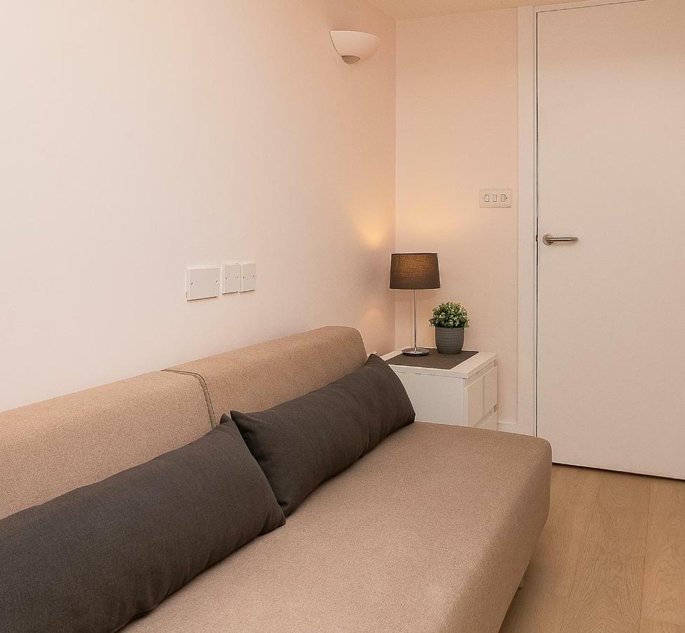 Apartment With Private Patio, And Park Across The Road (Adults Only) Лондон Екстериор снимка
